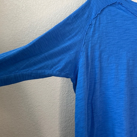 Free People Oversized Long Sleeve Top Distressed Blue size Small - Picture 4 of 12